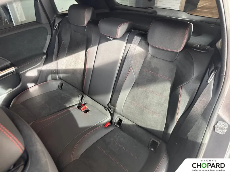 Image secondaire du véhicule 22