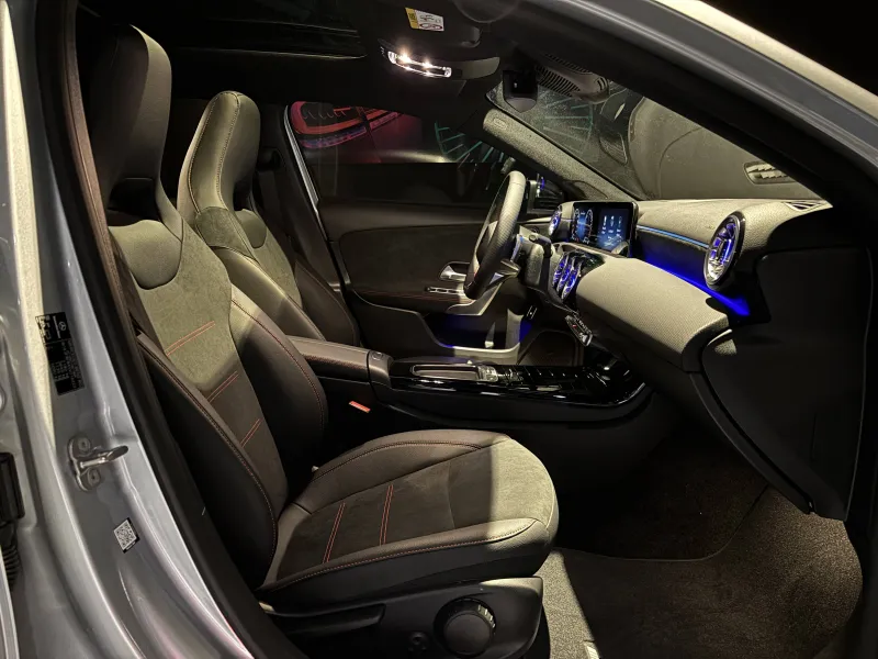 Image secondaire du véhicule 4