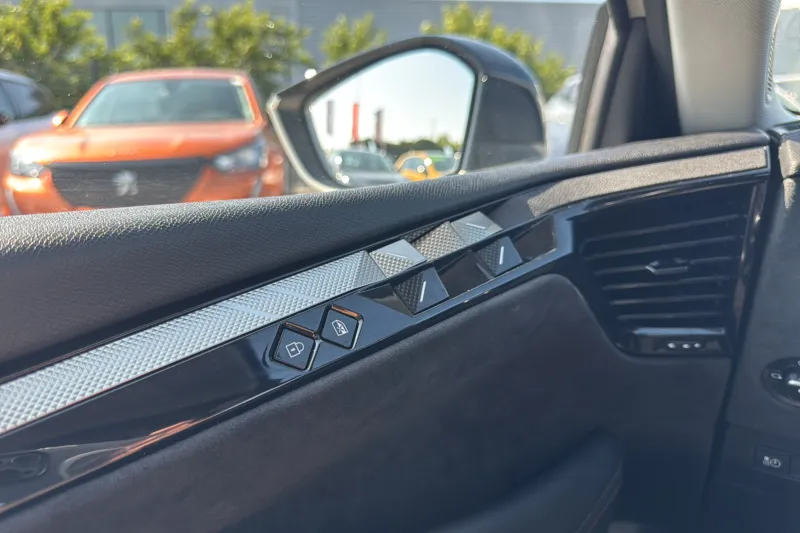 Image secondaire du véhicule 23