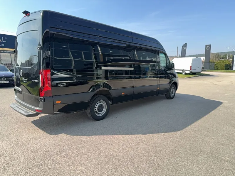 Image secondaire du véhicule 4