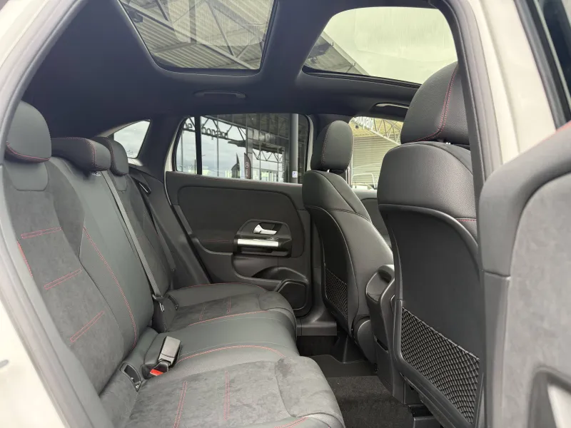 Image secondaire du véhicule 19