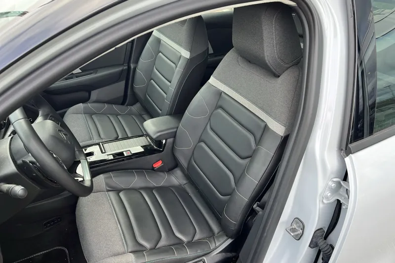 Image secondaire du véhicule 10