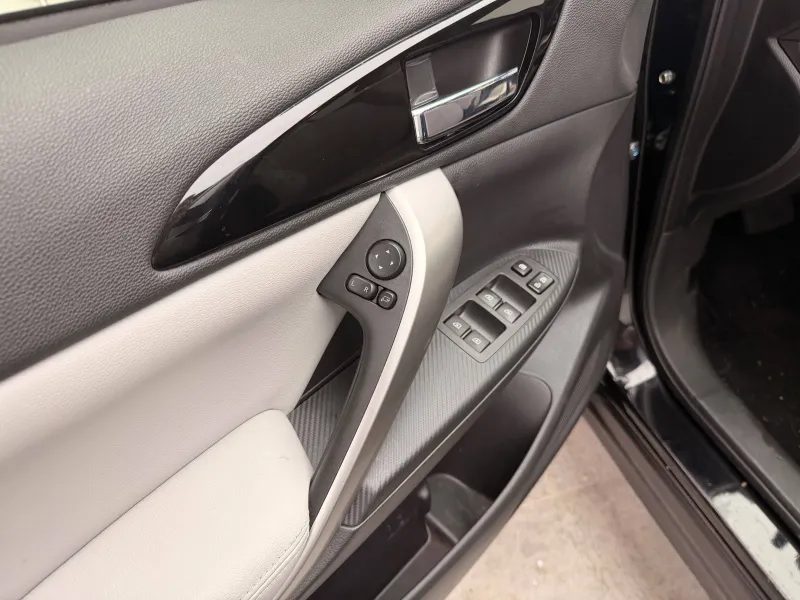 Image secondaire du véhicule 8