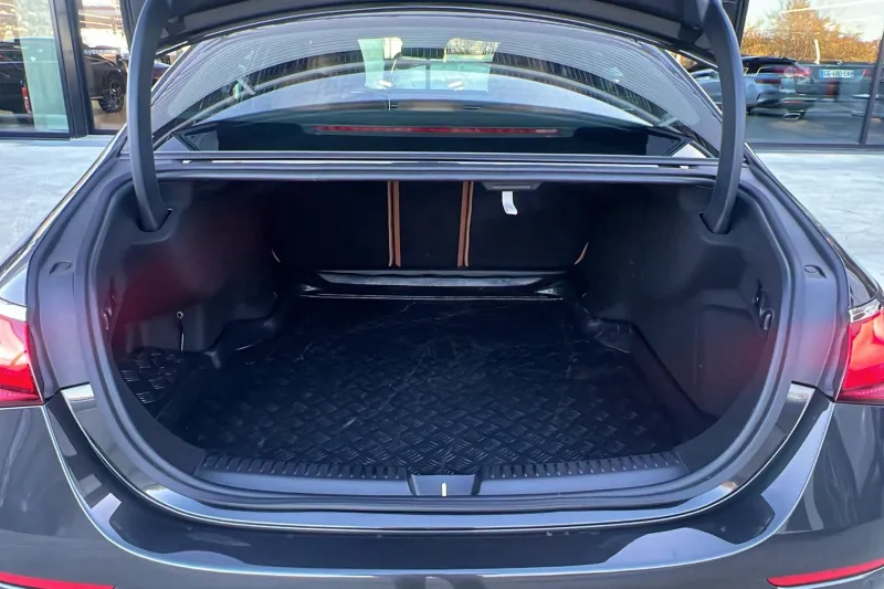 Image secondaire du véhicule 10