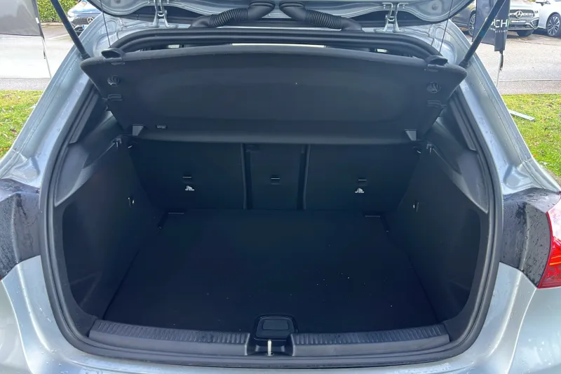 Image secondaire du véhicule 10