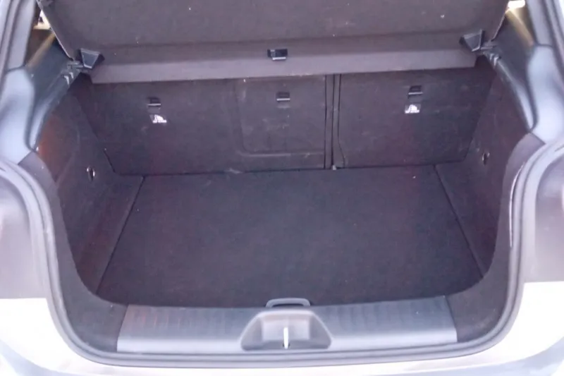 Image secondaire du véhicule 10