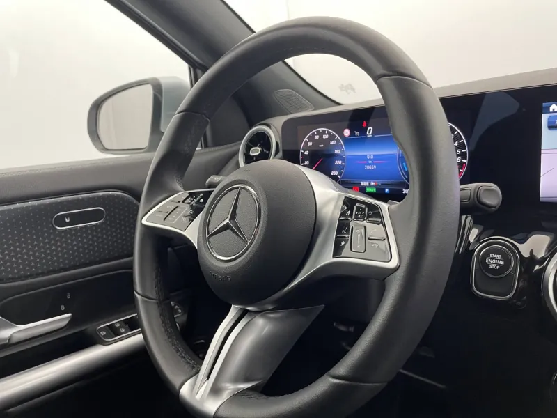 Image secondaire du véhicule 25