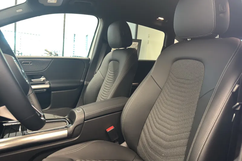 Image secondaire du véhicule 11