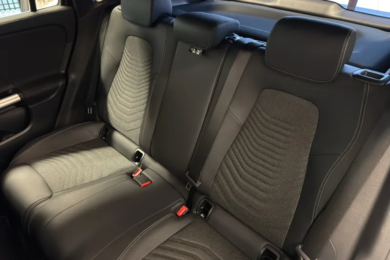 Image secondaire du véhicule 12