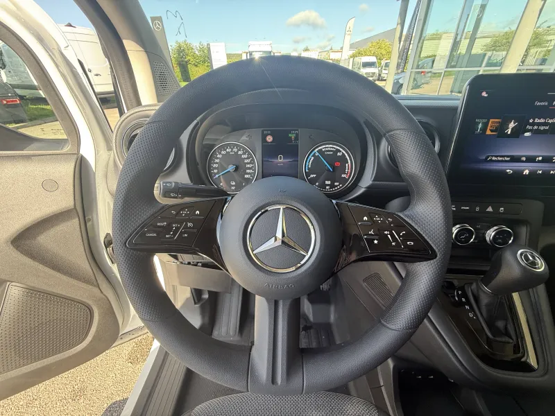 Image secondaire du véhicule 14