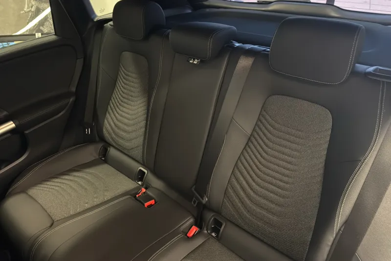 Image secondaire du véhicule 12