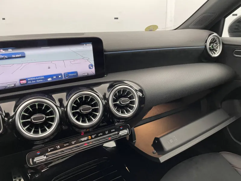 Image secondaire du véhicule 30