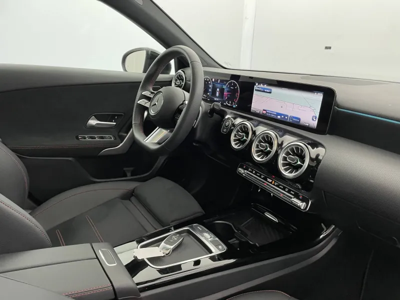 Image secondaire du véhicule 32