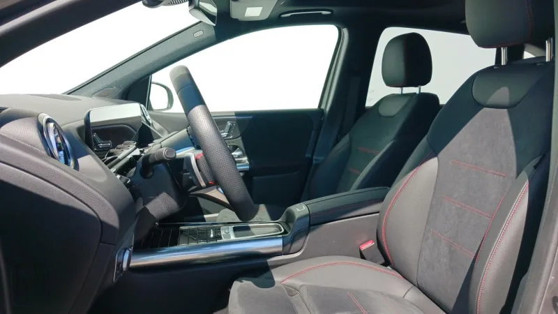 Image secondaire du véhicule 10