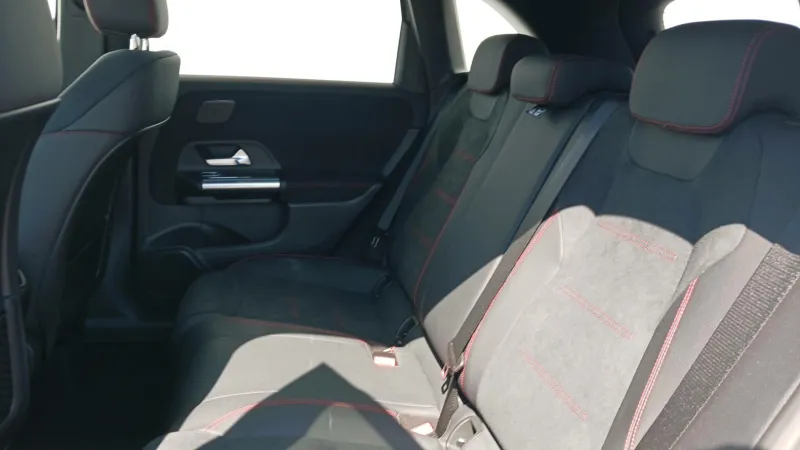 Image secondaire du véhicule 11