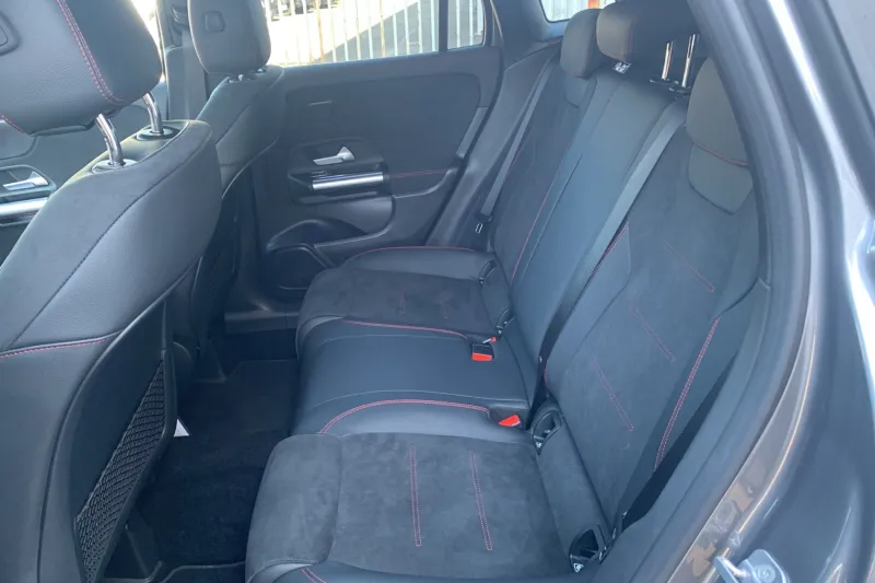 Image secondaire du véhicule 12