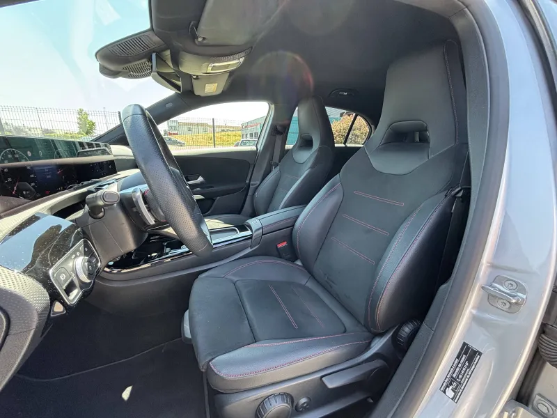 Image secondaire du véhicule 12