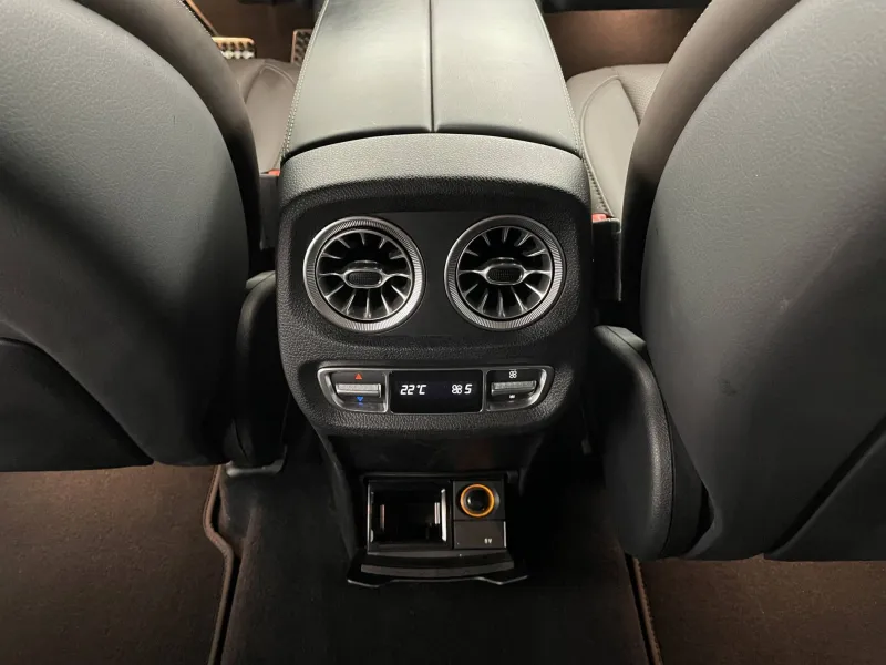 Image secondaire du véhicule 30