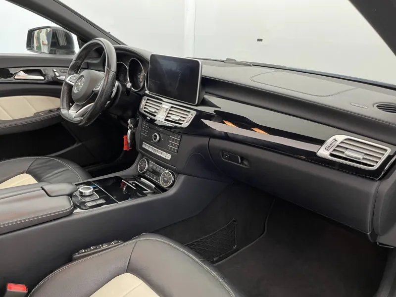 Image secondaire du véhicule 33