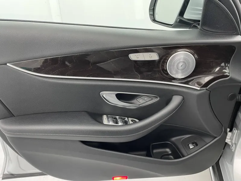 Image secondaire du véhicule 30