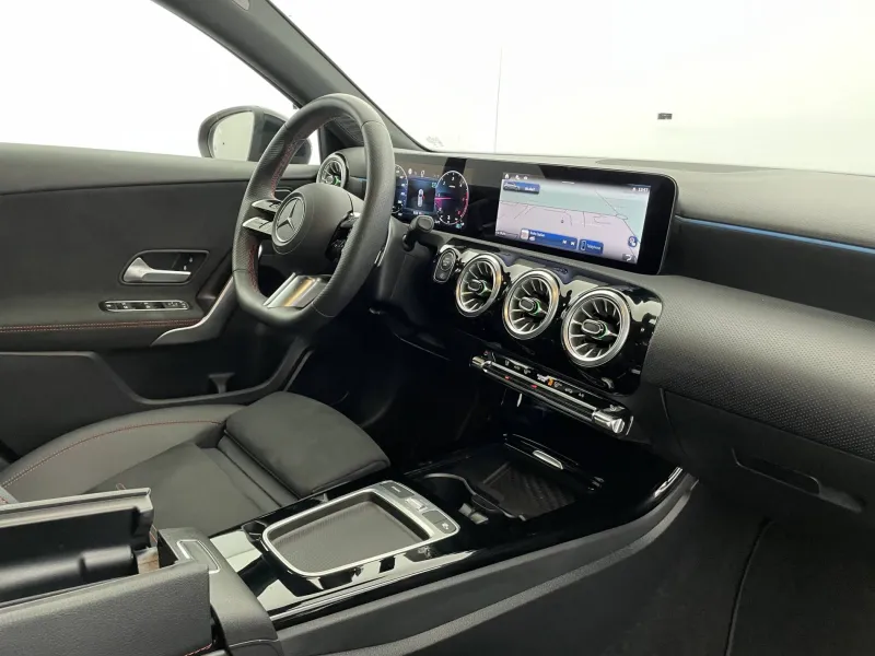 Image secondaire du véhicule 32