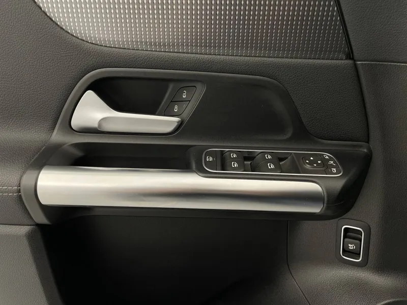 Image secondaire du véhicule 25