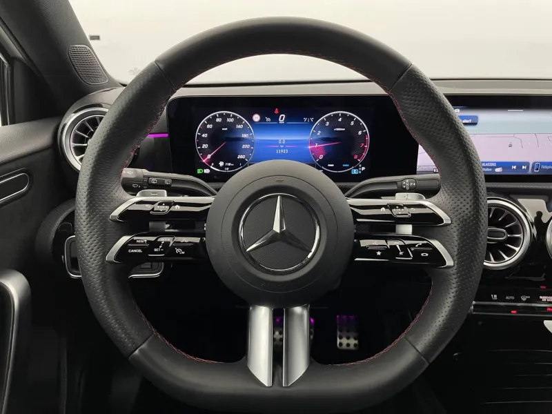 Image secondaire du véhicule 24