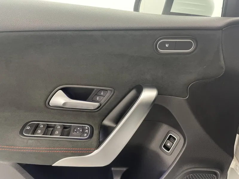 Image secondaire du véhicule 28