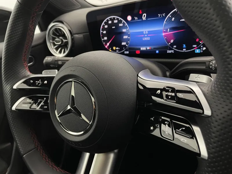 Image secondaire du véhicule 32