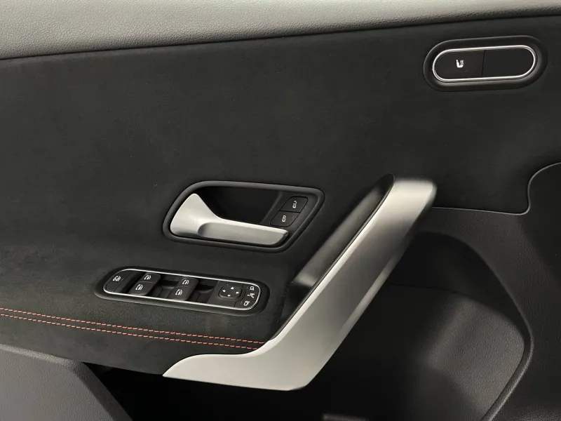 Image secondaire du véhicule 25