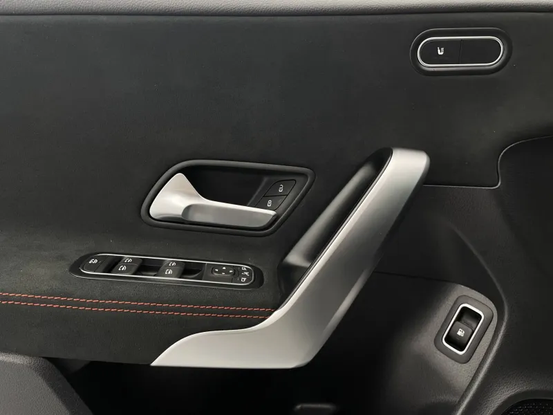 Image secondaire du véhicule 25